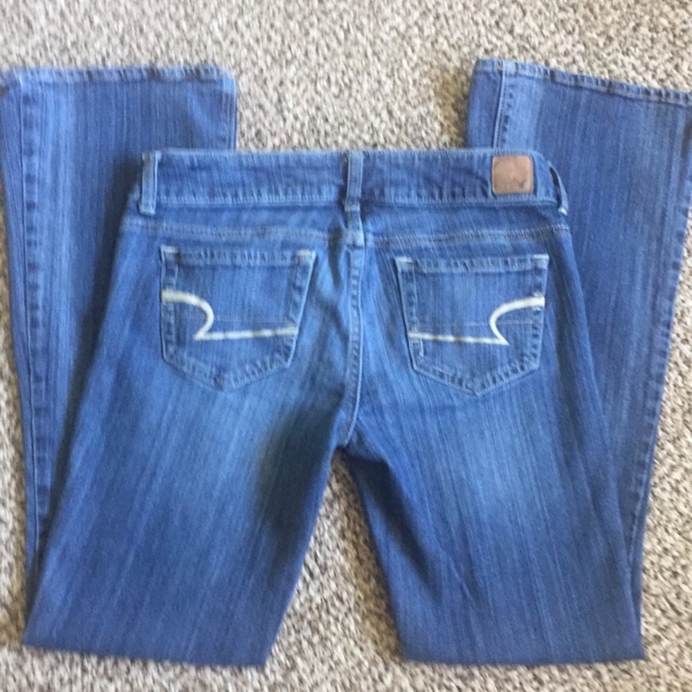 American Eagle jean artist